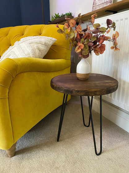 Scaffold board side table with hairpin legs