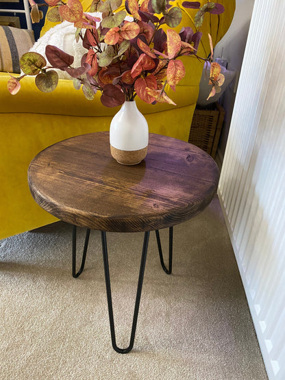 Scaffold board side table with hairpin legs